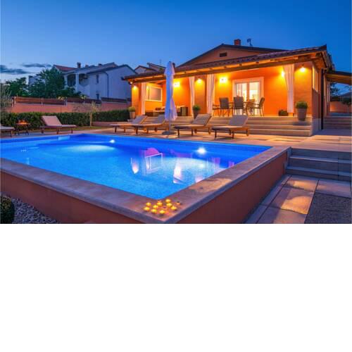 Amazing home in Pula w/ Outdoor swimming pool and 3 Bedrooms