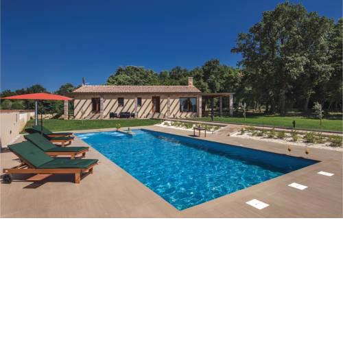 Amazing home in Pula w/ WiFi, Outdoor swimming pool and 3 Bedrooms