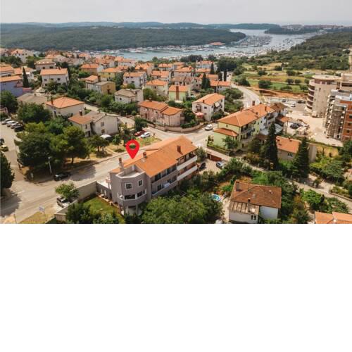 Amazing home in Pula with Outdoor swimming pool and 5 Bedrooms