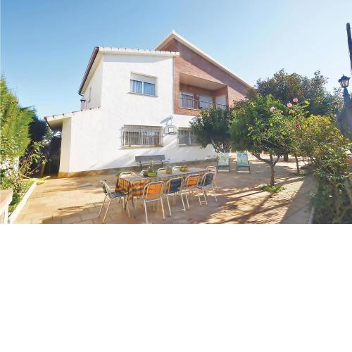 Amazing home in Santa Susanna with 7 Bedrooms and WiFi