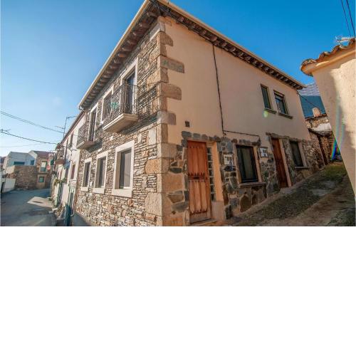 Amazing home in Saucelle with Outdoor swimming pool, WiFi and 3 Bedrooms