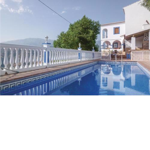 Amazing home in Sayalonga with 6 Bedrooms, WiFi and Outdoor swimming pool