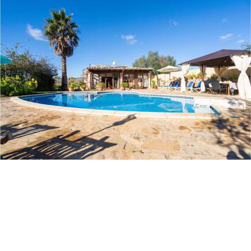 Amazing Home In Sineu With Private Swimming Pool, 3 Bedrooms And Outdoor Swimming Pool