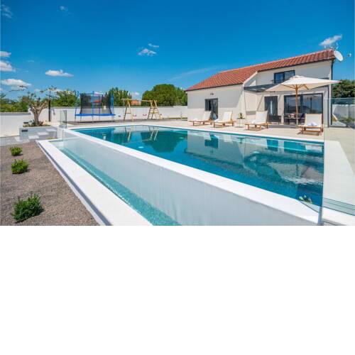 Amazing home in Skabrnja w/ Outdoor swimming pool, WiFi and Outdoor swimming pool