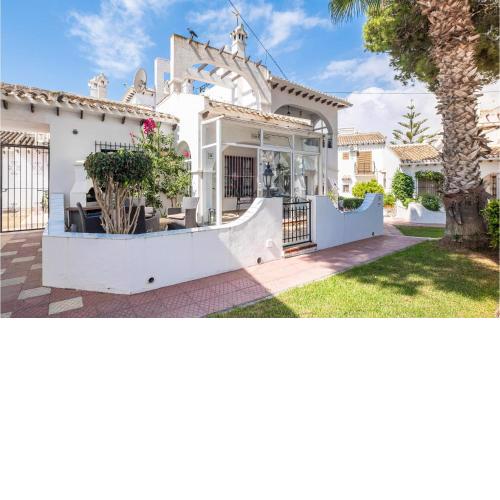 Amazing Home In Torrevieja With Wifi, Outdoor Swimming Pool And Swimming Pool