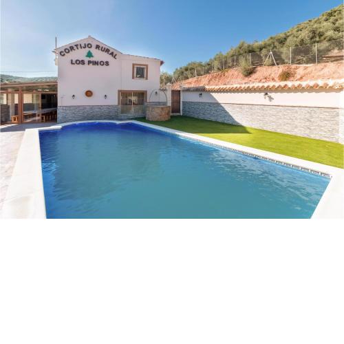 Amazing home in Villanueva de Algaidas with Outdoor swimming pool, WiFi and 8 Bedrooms