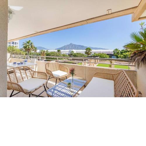 Amazing location Marina Banus with parking! RDR333
