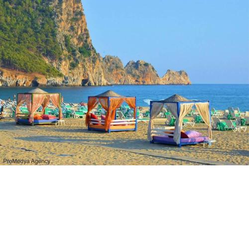 Amazing location, right next to Cleopatra beach!!!