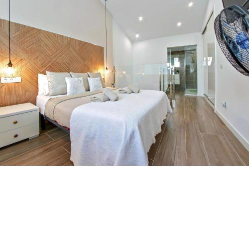 Amazing Maisonette with a Sea View and a Pool Access
