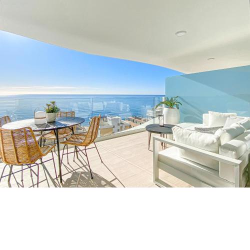 AMAZING SEA VIEWS - The Wave, Brand new apartment