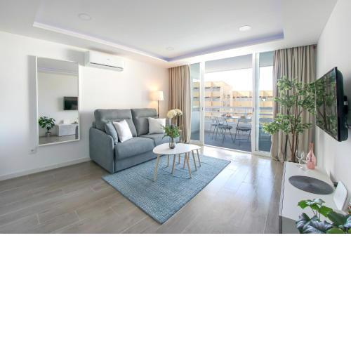 Amazing spacious 1 bedroom flat with Ocean view