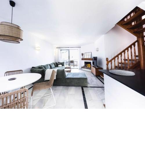 Amazing triplex by the beach