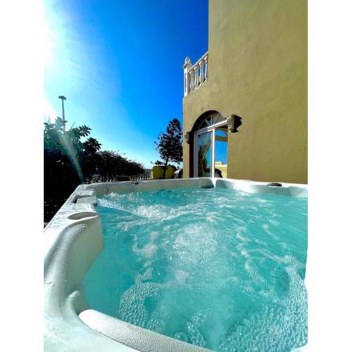 amazing view el Medano villa in with jacuzzi