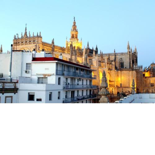 Amazing Views Cathedral Tomas de Ibarra - 8 pax, Parking Optional