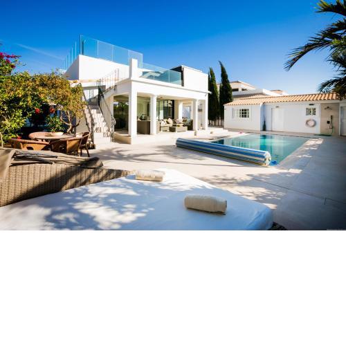 Amazing Villa Paola with private Pool