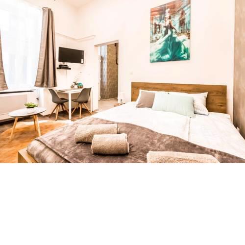 Amazon Apartment near the famous party Boulevard