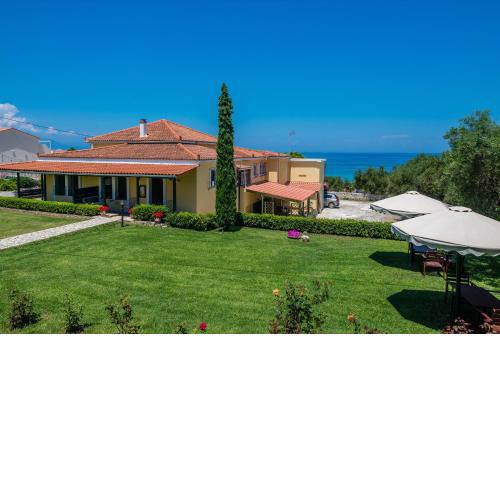Amboula Beach Apartments