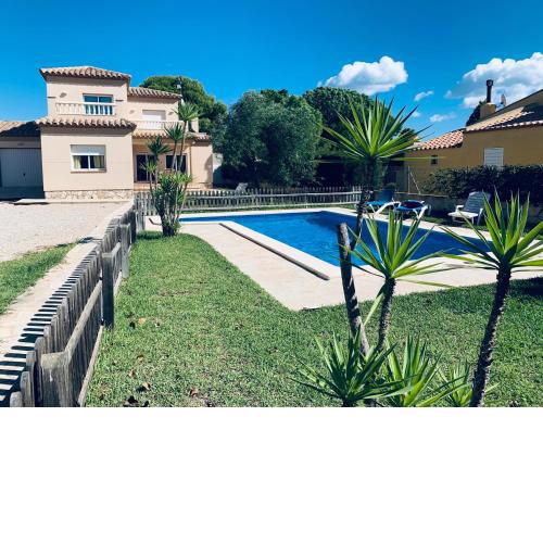 AME57 Preciosa Villa Con Piscina 10 pax