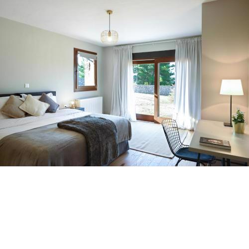 Amfikleia Home