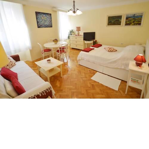 Amici Central Apartment