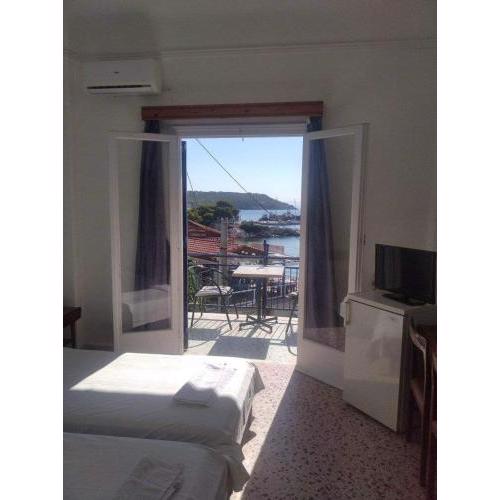 Ammoudia Rooms