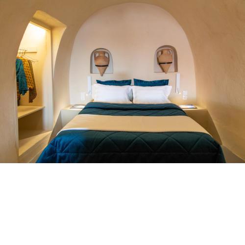 Amphora Villas Oia Santorini
