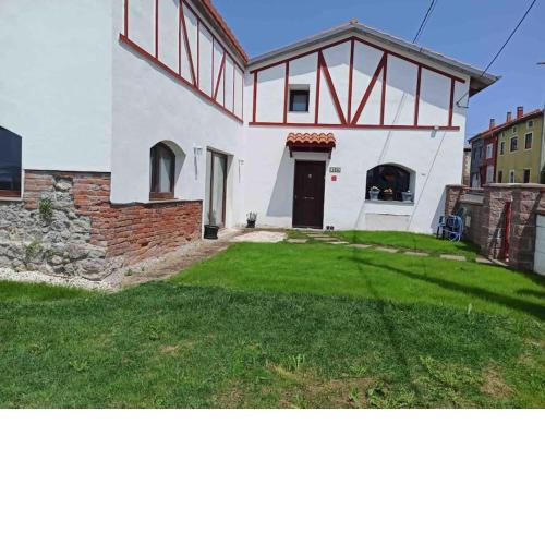 Amplia casa con jardin a un paso del centro de Santander