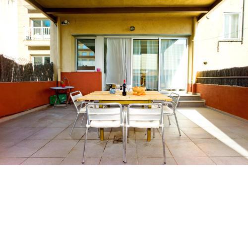 Amplio apartamento con terraza en zona muy tranquila