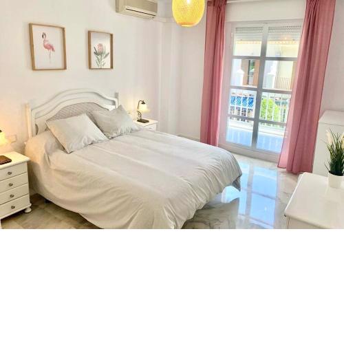 Amplio apartamento junto al mar