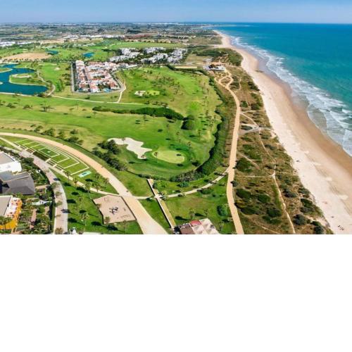 AMPLIO PISO EN COSTA BALLENA A 100 M DE LA PLAYA