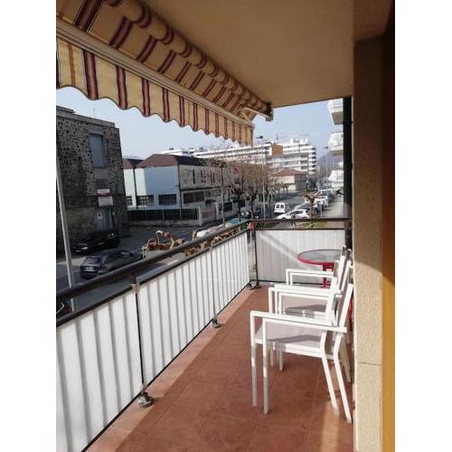 Amplio y soleado Alquilo apartamento entero de 3 hab 5 pax