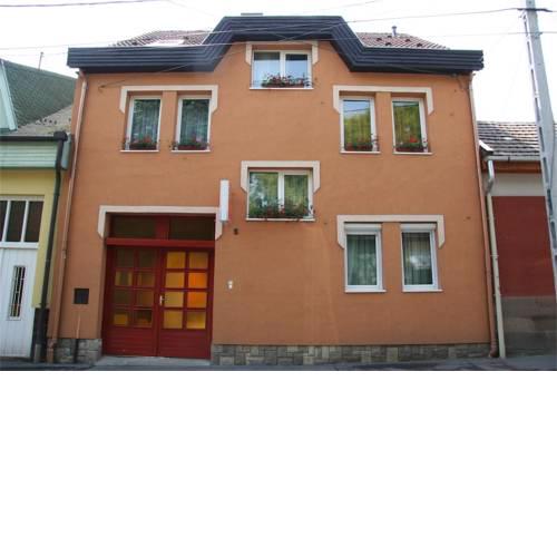 Amulett Apartmanház