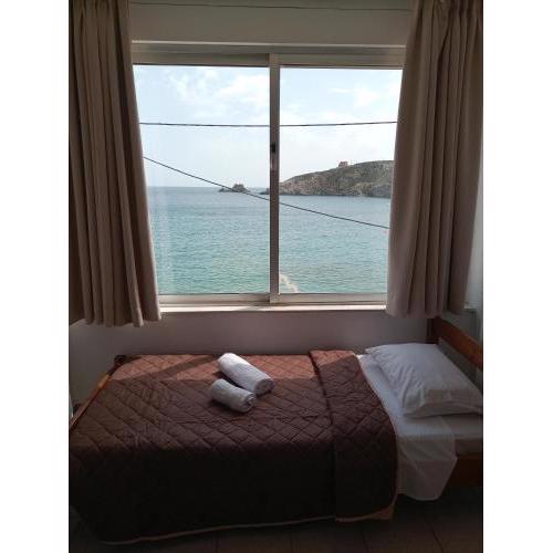 ANATOLI LYGARIA APTs on the beach