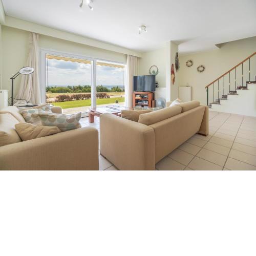 Anavyssos 3 bedrooms beachfront maisonette by MPS