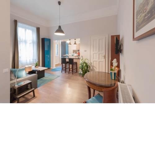 Andrassy Garden Apt in Center