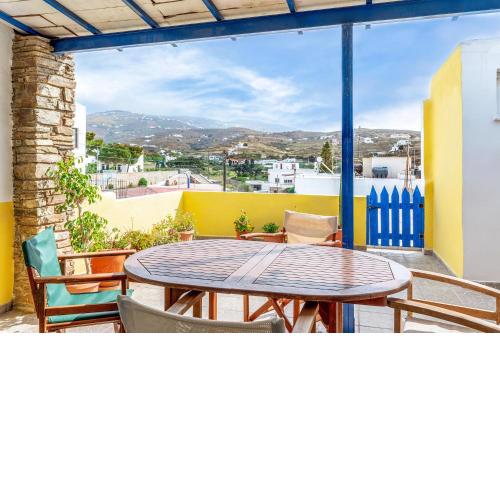 Andrew's Lodge 1 Tinos Town
