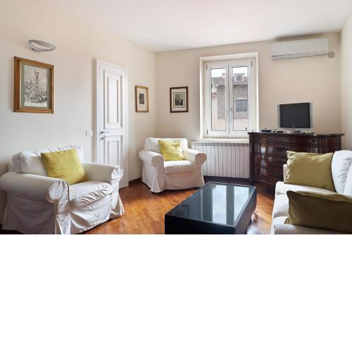 Anguillara in the Heart of Florence