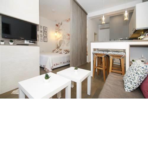 Anna Apartments