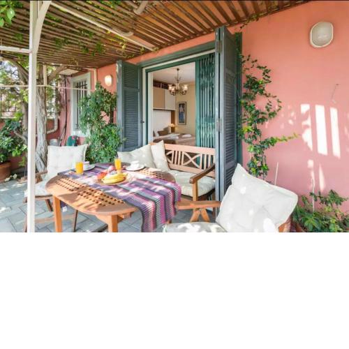 Ano Poli stay with private terrace and view