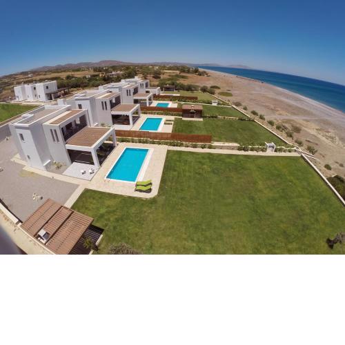 Antonoglou Beach Villas - Waterfront Luxury Retreat