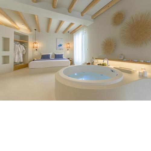 Antony Suites (Adults Only)