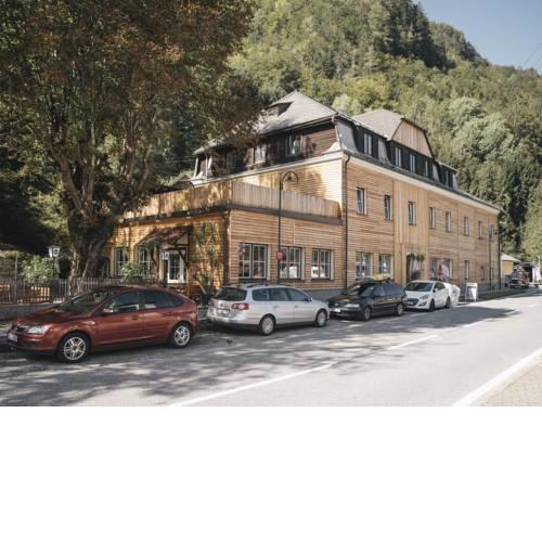 AOS Adventure Hostel