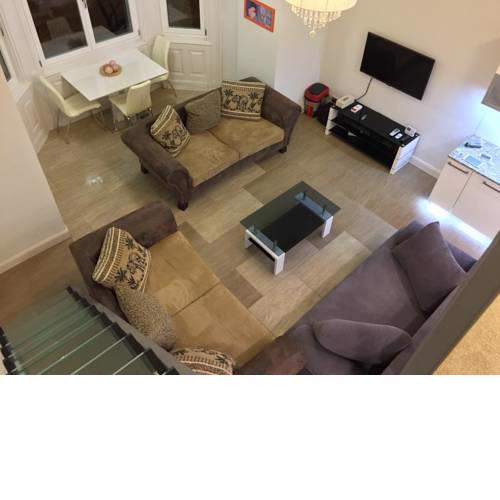 Aos Luxury Apar