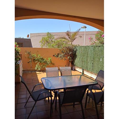 Apart 1 en PLANTA BAJA CON PEQUEÑO JARDÍN EN PRIMERA LÍNEA DE PLAYA