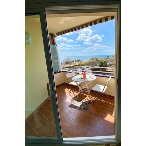 Apart. Pineda de Mar-Sea and mountains views
