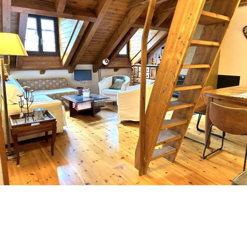 Apartament amb llar de foc i altell a Llavorsí by RURAL D'ÀNEU