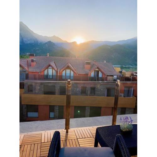 Apartament dúplex amb vistes al Pirineu català