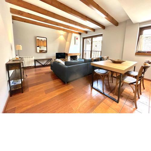 Apartament rústic amb llar de foc by RURAL D'ÀNEU