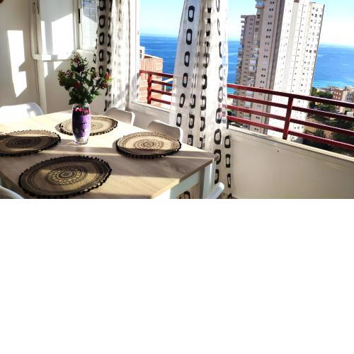 Apartamento 3 Dormitorios Mirando al Mar en Pintor Rosales by Sonneil Rentals