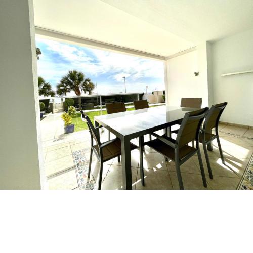 Apartamento 3B, FreeWifi, acceso directo en Playa Las Burras